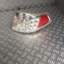 Feu arriere principal droit