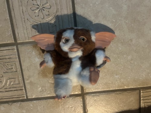 Neca gremlins gizmo plush doll - neca,