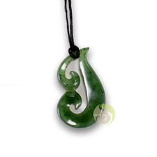 Pendentif Maori jade vert double koru Maori art Nouvelle-Zélande fait main