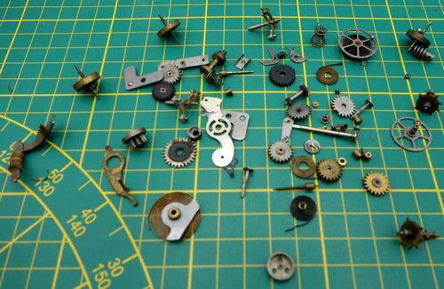 Lot pièces de - , montres