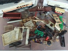 Lot Jouef accessoires train wagons personnage décors etc....