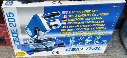 Scie onglets électrique - à,