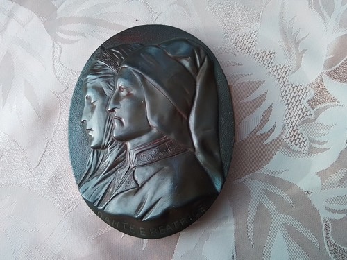 Medaillon bas relief - en,