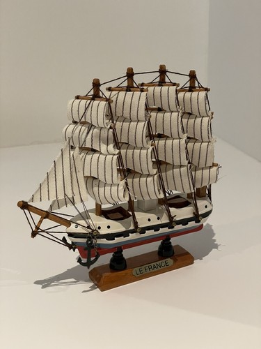 Maquette bateau voile - a, bois