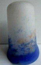 Tulipe Art Déco à douille, pâte de verre marmoréen, bleu, vert et ocre: DEGUE?