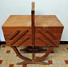 Ancienne Travailleuse Sur Pied