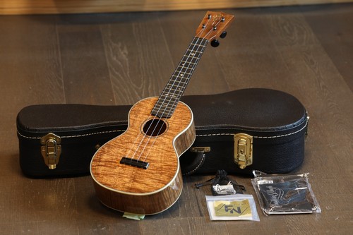 Unplayed 2017 martin custom - unplayed!,