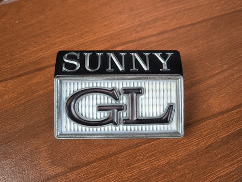 Badge emblème arrière sunny - emblème,