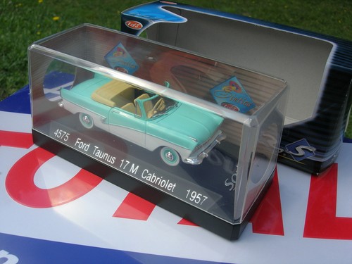 Solido metal ford - metal,