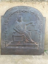 Jolie plaque en fonte