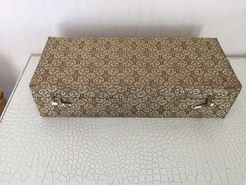 Ancienne boite ouvrage - ancienne,