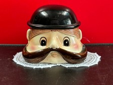 pot à tabac  en porcelaine /