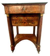 Coiffeuse de dame d'époque