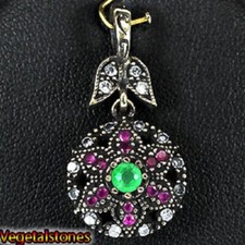 Pendentif vintage argent 925 avec emeraude et rubis synthétiques et CZ