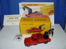 DINKY TOYS CAMIONNETTE DE