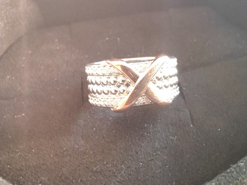 Bague finement ciselée
