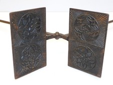 -RARE MOULE A HOSTIES OUBLIES FER FORGE XIXe  4 FLEURS déco CHEMINEE  ATRE   D