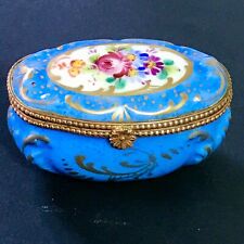 Petite BOITE en PORCELAINE De Paris XIXe Decor Floral Peint Réhaussé Or signée