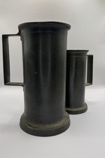 Paire de pichets anciens en