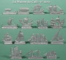 La Maison du Café, 1er série de 20 bateaux en plastique argent + le jeu des Cors