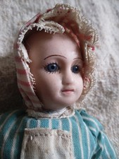 Ancienne poupée mignonette