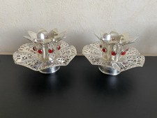 Coupes en métal argenté pour