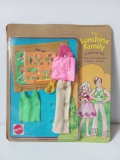 The Sunshine Family Dress-up
