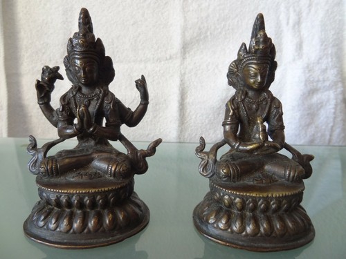 Deux anciens bouddhas - anciens,