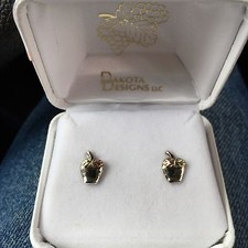 Dakota Designs Inc. Acorn