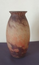 MULLER Frères, très joli vase en verre multicouche à décor marmoréen