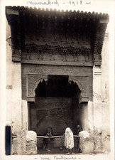 Maroc, Marrakech, une fontaine, 1918 Vintage print,  Tirage argentique  12x1