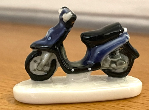 Fève moto scooter bleu marine - moto,