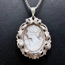 Pendentif broche camée