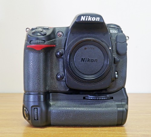 Nikon d300 d10 vertical - d300,,