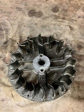 Volant magnétique d'inertie