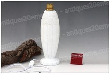 Rare pied de lampe Art Déco en opaline de Baccarat création Dunaime - Lamp base