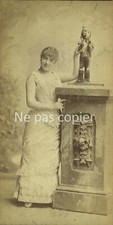 LOUISE THÉO vers 1885