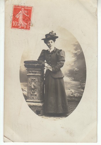 Photo ancienne femme - , jeune