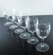 ANCIENNE 6 VERRES A DIGESTIF