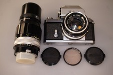Appareil photo Nikon F #647(1962)+ viseur Photomic T+ 1.4/50 AI + 4/200 Nikkor Q