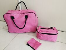 SAC DE VOYAGE SOUPLE  DE CABINE PVC ROSE + VANITY + PORTE MONNAIE ASSORTIS