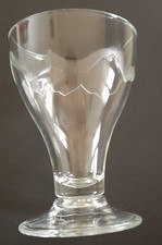 Verre collector signé EVIAN - Frise sculptée de montagnes