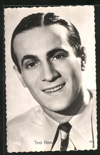 Portrait souriant acteur - portrait,