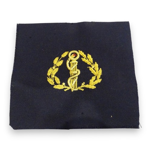 Insigne casquette caducée - de,