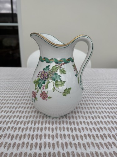 Joli pichet porcelaine - en,