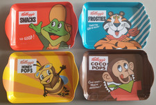 LOT DE 4 PLATEAUX - VINTAGE