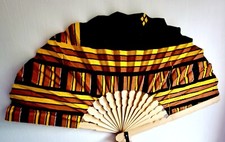 Éventail à main rouge jaune noir en bambou,pliable,bois et tissu, batik,africain