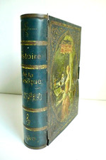 BELLE BOITE ANCIENNE EN FER LITHOGRAPHIÉ  LIVRE "HISTOIRE DE LA MUSIQUE"