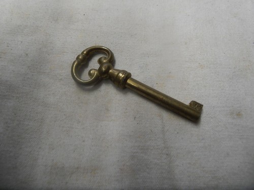 Cle ancienne pour meuble - ancienne,