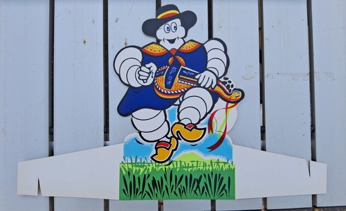 Michelin bibendum publicitaire - michelin,